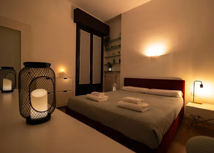 tHE Lantern Flat - Ticinese Navigli